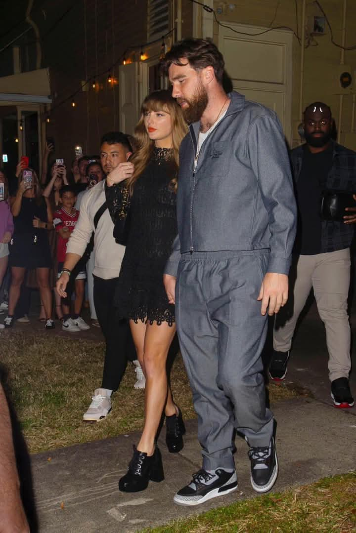 WAIT, WHAT?! ???? Taylor Swift & Travis Kelce Spotted in New Orleans—But Fans Are LOSING IT Over This One Bizarre Clue in the Photos! (Zoom in, look closer… do YOU see what has everyone freaking out?! ????????)