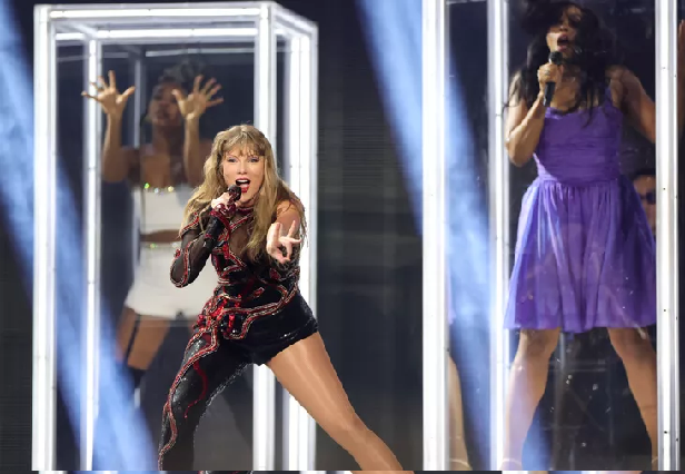 Anne Hathaway is the latest star to shake it off at Taylor Swift's star-studded Eras tour