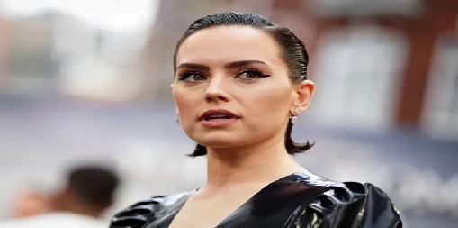 Actress Daisy Ridley 32, Icon of “Star Wars” who was Previously Dia